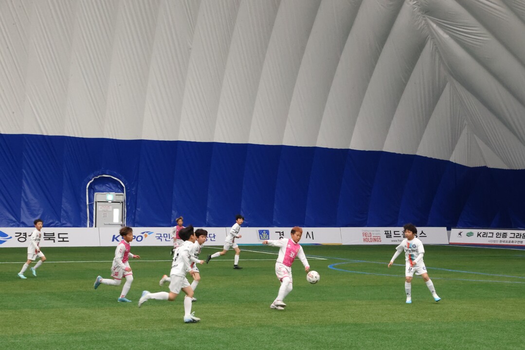 ▲ 지난해 유소년 축구대회에서 유소년 선수들이 박진감 넘치는 경기를 하고 있다. [경주시 제공]

 

 
