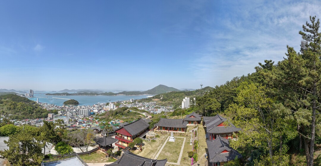 바다 품은 산사에서 쉼을…완도 신흥사...