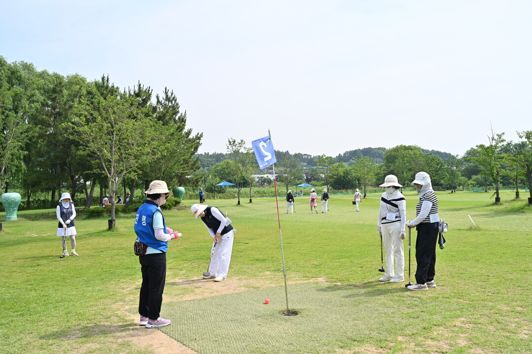 이용객 몰리는 광주 남구 승촌 파크골...