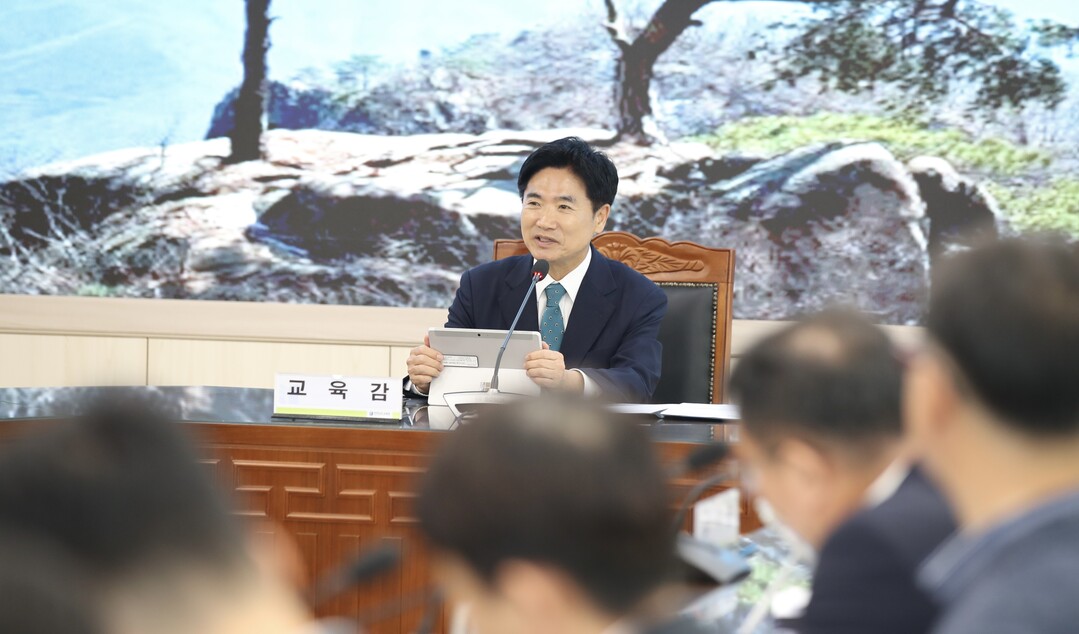 교육부 장관, 김대중 통합교육감 만나...