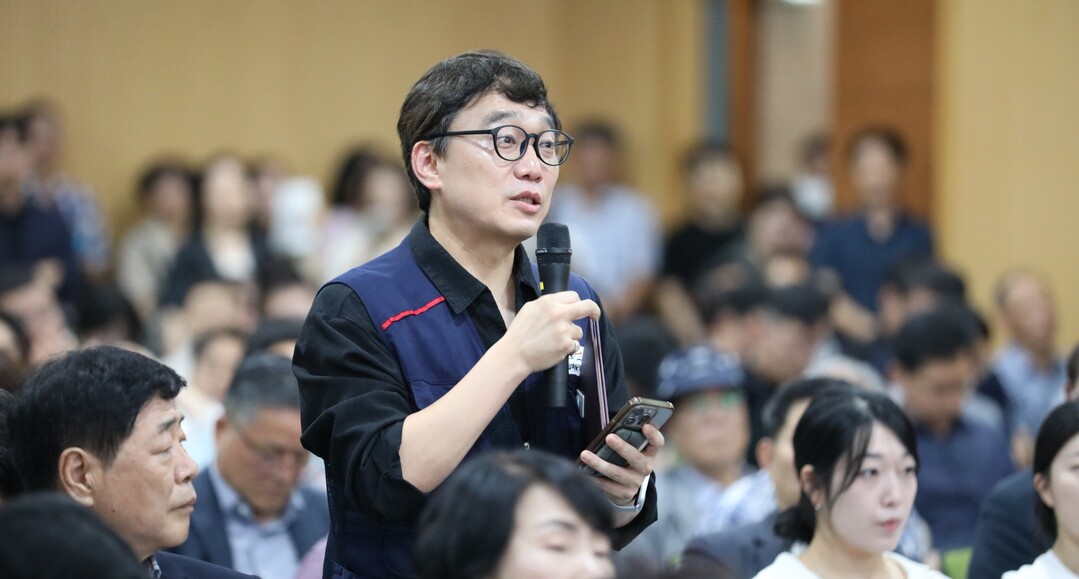 [포토] 민형배 당선인, '문...