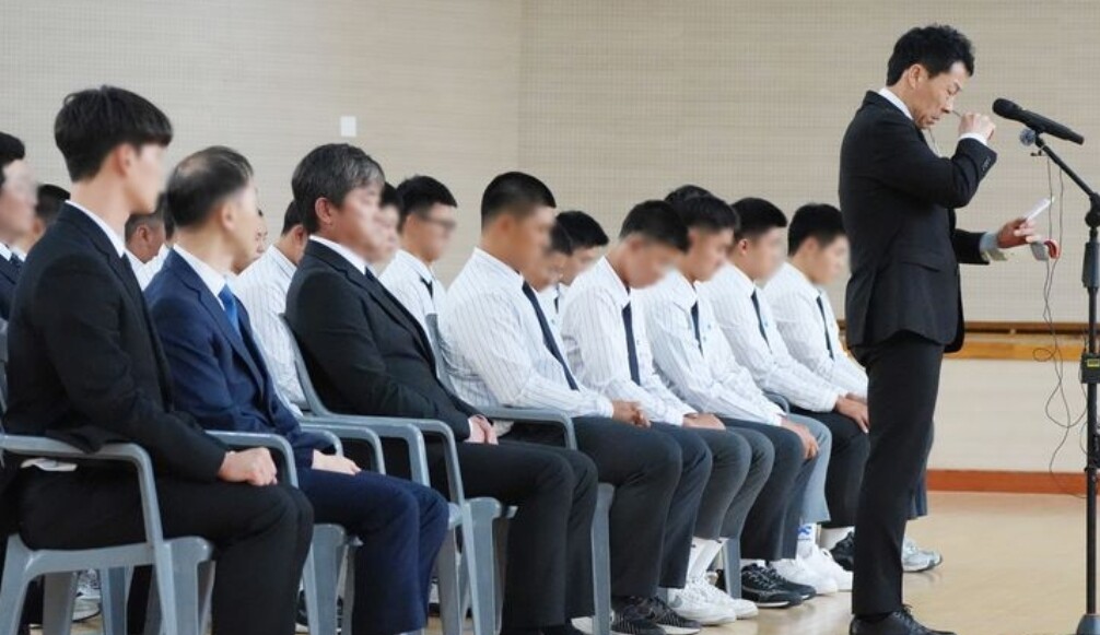배재고 학생들 광주 찾아 사과… 논란...