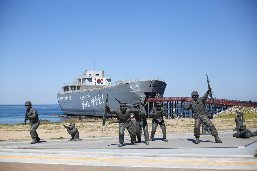 '비 오는 날에도 여행을