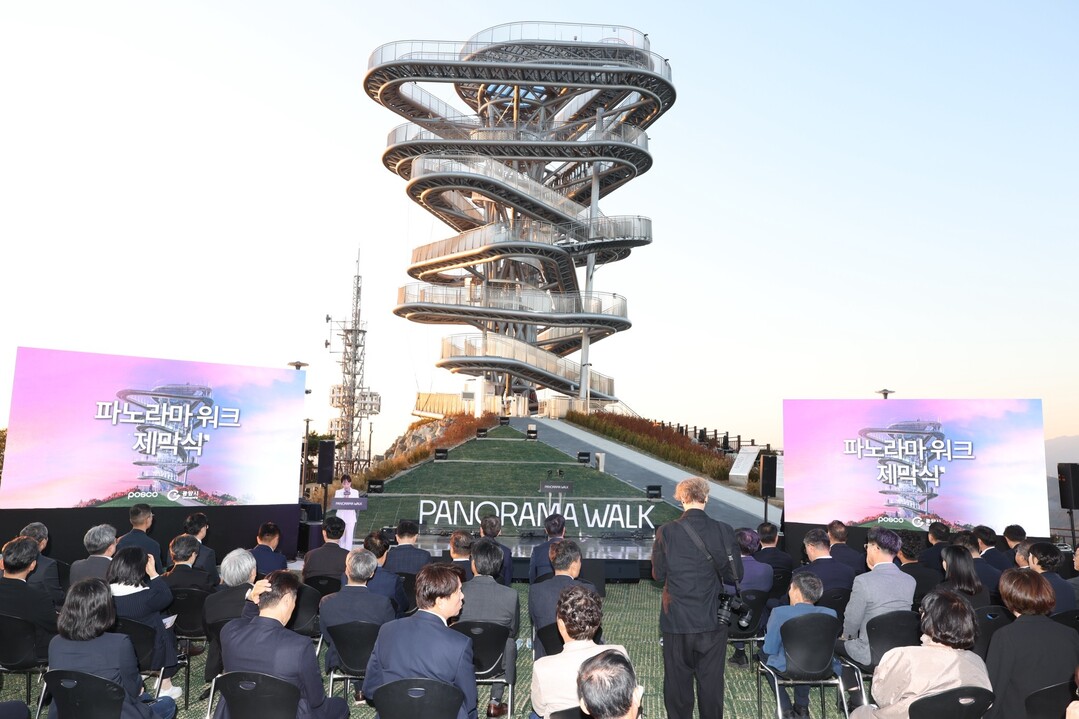 365m 나선형 길 따라 펼쳐지는 절...