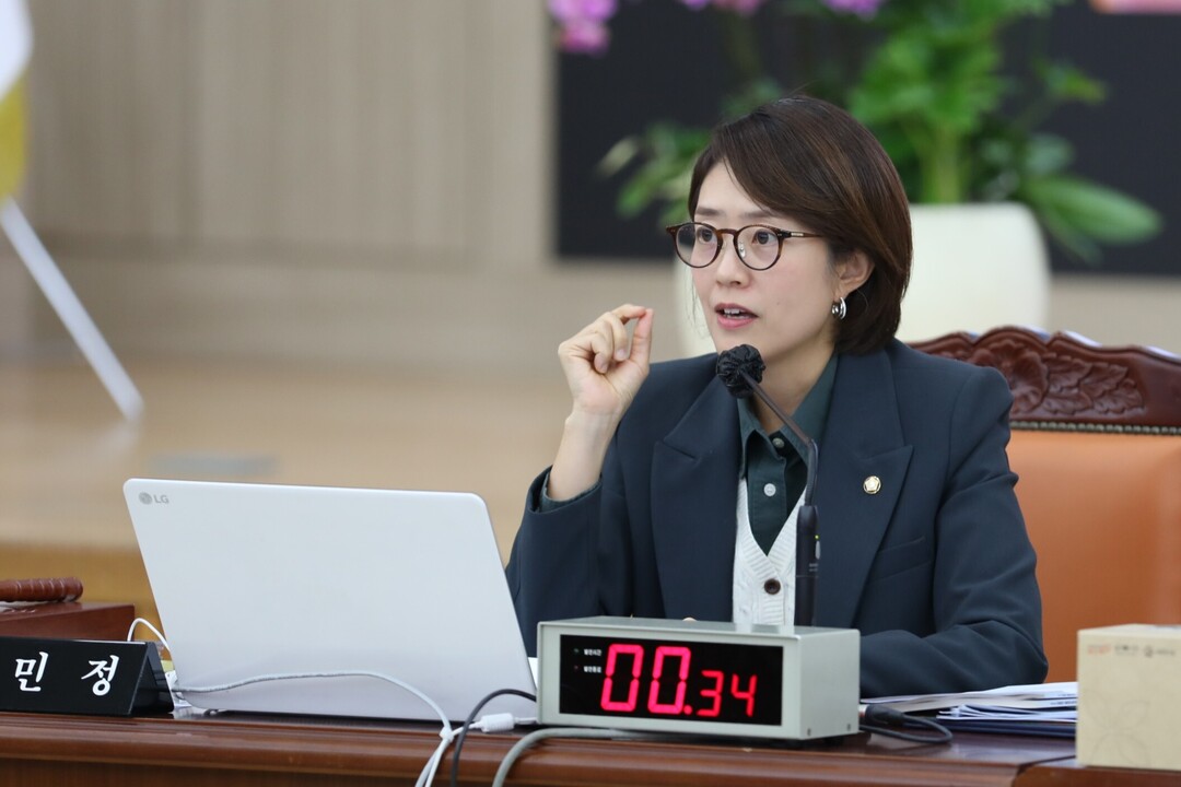 학교 합쳤더니 통학만 1시간 5분…고...