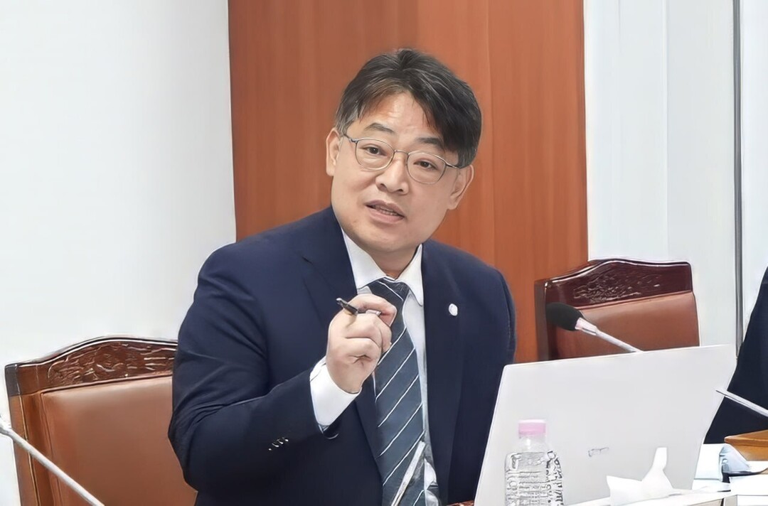 양산시 정책특보가 수영연맹회장 겸직…...